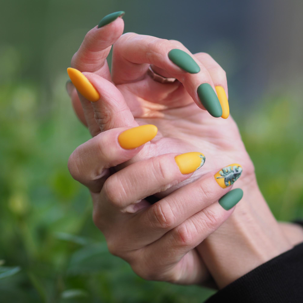 Dr1698 Nail 1 1 Squa Cc Yellow Green